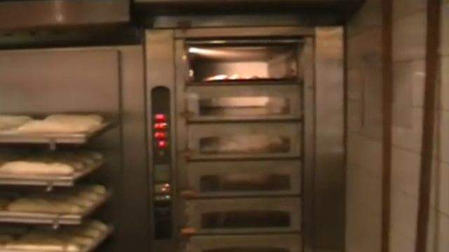 Bakken met de Debag Monsun vloeroven en rijskast смотреть онлайн