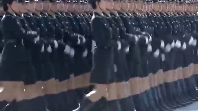 ДЕВУШКИ НА ПАРАДЕ.mp4 смотреть онлайн