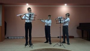 Наш номер для праздничного концерта. Ансамбль флейтистов. Вивальди "Весна". #флейта #трио