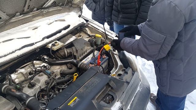 Запуск дизельного двигателя с разряженным аккумулятором! смотреть онлайн