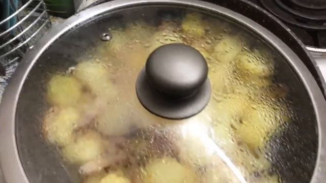 КАРТОШКА С БЕЛЫМИ ГРИБАМИ НА САЛЕ.