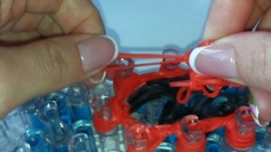 Веселая ЧАШЕЧКА КОФЕ из резинок Rainbow Loom Bands