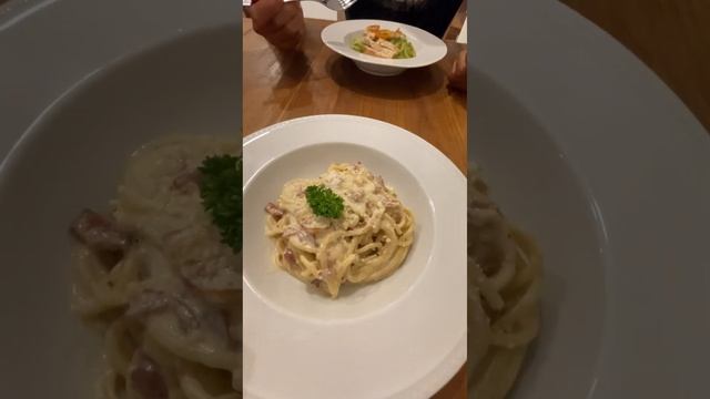 Сколько стоит день жизни на Бали? Цены на питание. Трехразовое питание на 1 день для 2 человек смотреть онлайн