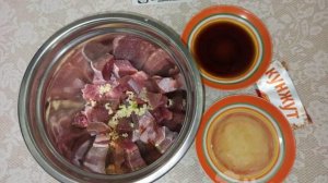 Филе индейки в медово-соевом соусе с кунжутом в духовке