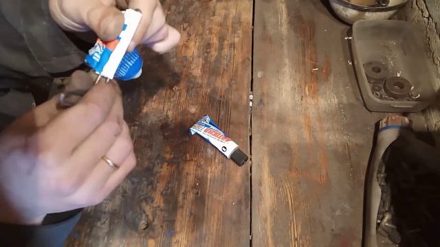 ЛЕНЬ ПОРОЖДАЕТ ГЕНИАЛЬНЫЕ ИДЕИ. Приспособа выдавливать весь герметик, до последней капли, из тюбика смотреть онлайн