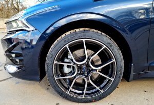 Японские премиальные диски Rays Gram Lights Azure 57ANA в 19 диаметре..mp4