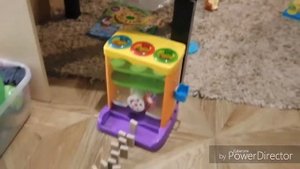 Сложная конструкция из домино для построек. Цепная реакция.