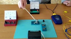 Физика 8. Лабораторная работа № 8. Измерение мощности и работы тока в электрической лампе.