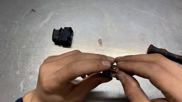 santa fe CM. не опускаются стекла с пассажирских дверей. Ремонт кнопок стеклоподъемников. смотреть онлайн