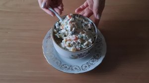 САЛАТ С КУРИНОЙ ГРУДКОЙ И С КУКУРУЗОЙ