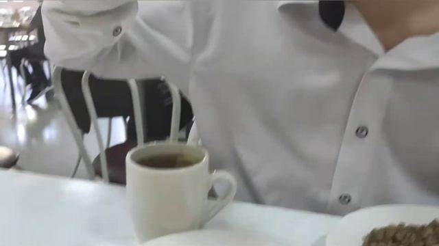 [#8] Обзор Еды - Гречка с котлетой смотреть онлайн