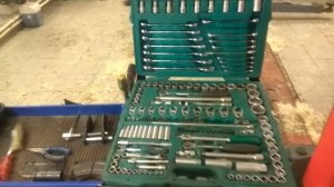 Замена тормозных дисков и колодок Митсубиси Паджеро