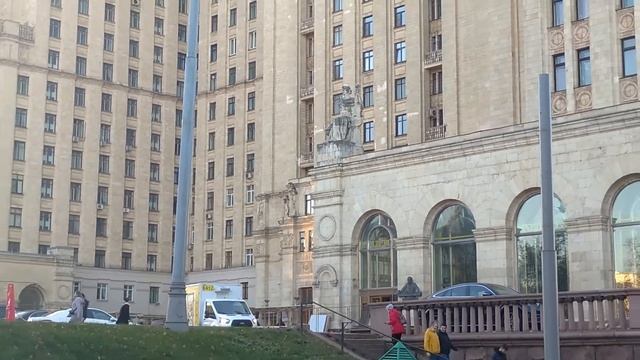 Высотное здание на Кудринской площади в Москве смотреть онлайн