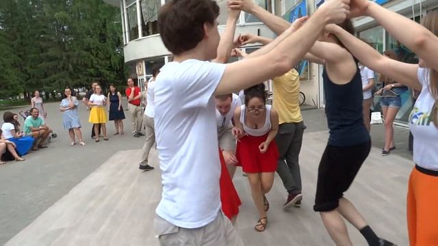 кадрилья смотреть онлайн