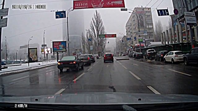 Упало с крыши нового Паруса (35 или 40 эт) смотреть онлайн