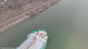 Теплоход ВФ-Танкер 16 на ВДСК между 4 и 3 шлюзами