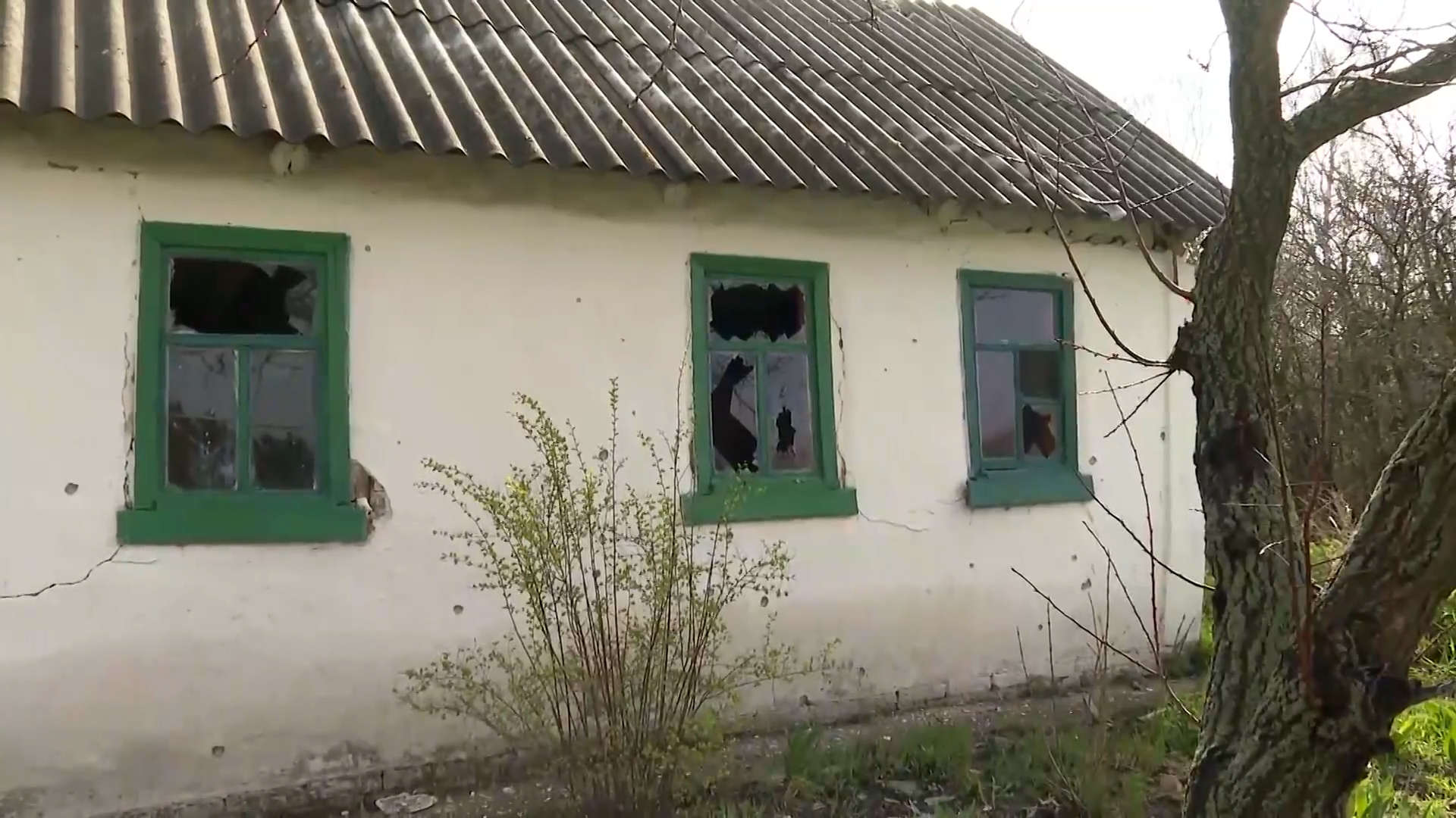 'Vụ nổ kinh hoàng đã đánh thức tôi' - Người dân Nga nói về vụ pháo kích ở Golovchino