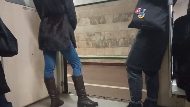 Киевский метрополитен Номерной Оболонско-Теремковская линия М2 синяя линия запись полного маршрута.