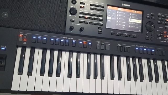 Yamaha Psr SX700 / Movie e Show /parte 2 / demonstração dos rítmos смотреть онлайн