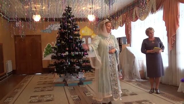 В роли Зимушки-Зимы логопед  МБДОУ "ЦРР - д/с "Сказка" Астайкина Л.В. смотреть онлайн