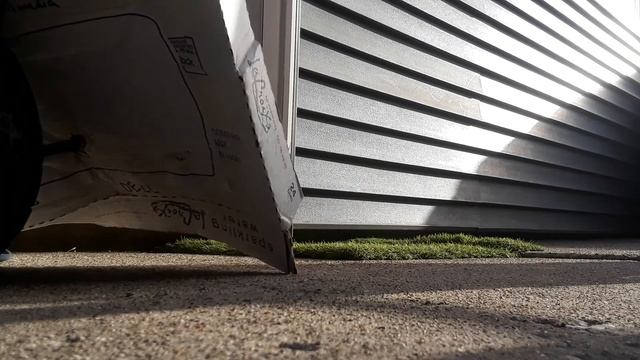 Fun with a cardboard Dell monitor смотреть онлайн