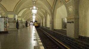 U-Bahn Berlin - Heidelberger Platz on the U3 line - 2019 [4K]