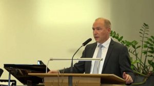 Андреас Патц представляет автобиографическую повесть "Солдаты" и песню мамы, поёт его дочь Изабэль.