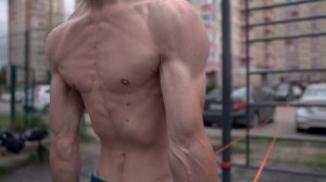 КАК ГИМНАСТЫ КАЧАЮТ ПЛЕЧИ? ТОП 4 УПРАЖНЕНИЯ