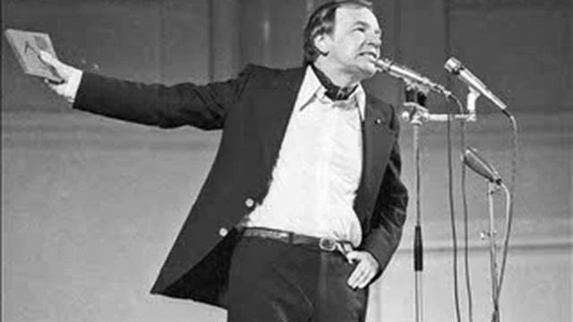 Андрей Вознесенский - Ров (читает автор).