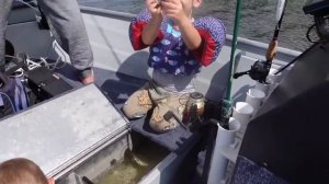 Kids movie , Fishing kids , рыбалка с детьми на лодке , видео для детей , рыбалка