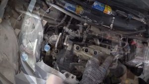 Правильная замена свечей зажигания, на примере Toyota Yaris 2006г
