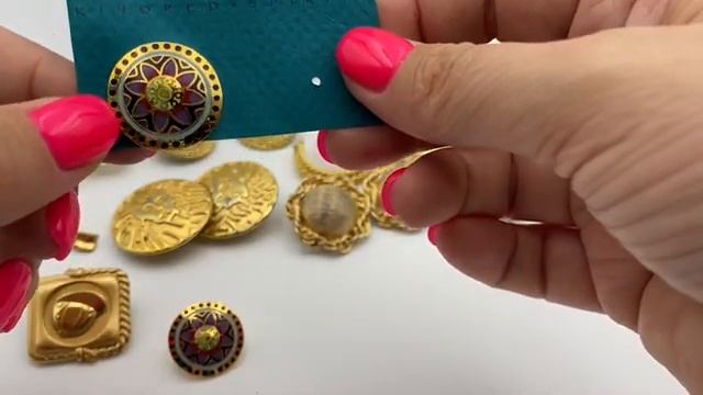 28. Распаковка винтажных украшений , которые выглядят «богато» по моему определению ? смотреть онлайн