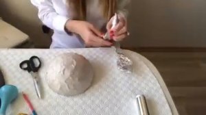 «Зайка-шапка» из папье-маше