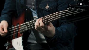 Epiphone Thunderbird Classic-IV PRO Bass, Vintage Sunburst | Gear4music demo