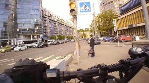 Катаемся на электросамокате, покатушки в г. Санкт-Петербурге.