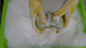 Магическая вода 😉 Губки и много пены