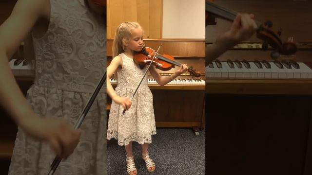 Марш И.-С. Бах (исп. Кобец Эвелинка 1 кл. онлайн обучение) смотреть онлайн