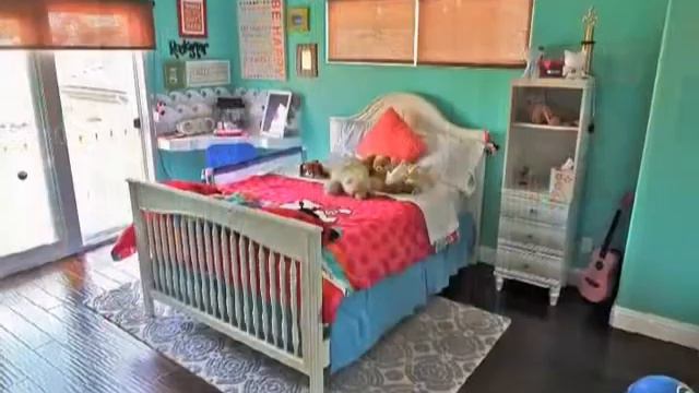 The Big Yellow House in Bellflower Pam Luckey 562-307-4367 смотреть онлайн