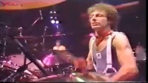 REO Speedwagon - Keep On Loving You