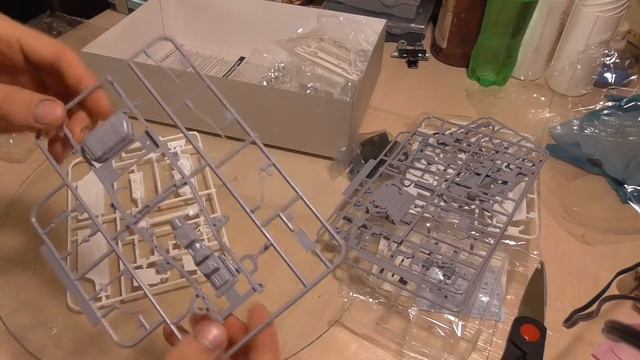 Обзор на сборную модель Mitsubishi V24WG Pajero Aoshima 05697. Масштаб 1/24 (Стендовый моделизм)