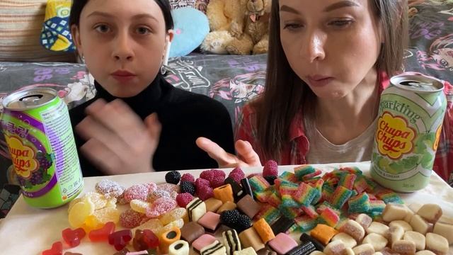 СЛАДКИЙ И КИСЛЫЙ МУКБАНГ/МАРМЕЛАДКИ HARIBO, CHUPA CHUPS, БОН ПАРИ/SWEET AND SOUR MUKBANG/MARMALADE