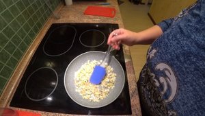 Как пожарить лук без жира.