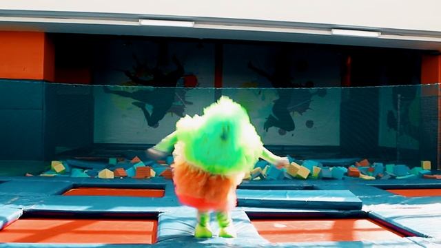 КРУТАЯ ТАНЦЕВАЛЬНАЯ ПРОГРАММА С ФЬЕКОМ! ДЕНЬ РОЖДЕНИЯ РЕБЕНКА В МАДАГАСКАРЕ! смотреть онлайн