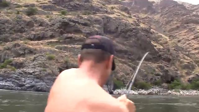 Рыбалка Осетр великан Ловля осетра, рыбалка 2016 смотреть онлайн