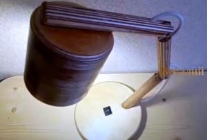 Кабинетная настольная лампа из дерева своими руками..