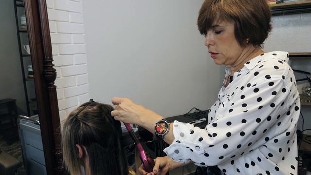 Прикорневой объем и актуальные локоны. смотреть онлайн