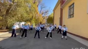 К дню Республики Казахстан флешмоб от учеников 6 А,Б класса . Процветай наша любимая страна !
