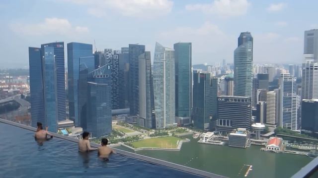 Marina Bay Sands rooftop infinity pool, Singapore. смотреть онлайн