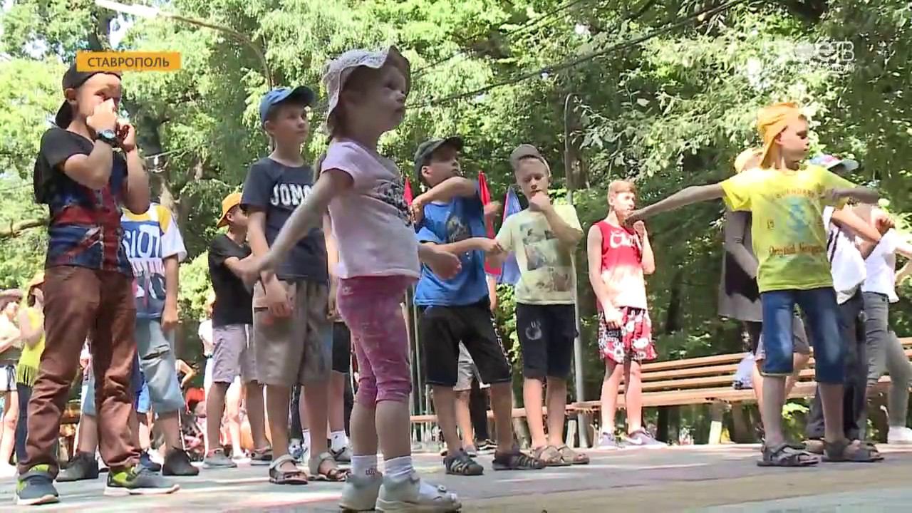 Зарядка со стражем порядка