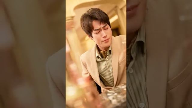 一口氣看完！渣男嫌棄灰姑娘老土要離婚，怎料離婚後灰姑娘直接公開首富千金的身份，總裁搶著和她約會，渣男腸子都悔青了！【離婚後我的首富乾媽團炸了】全集#短剧 #甜宠 #爱情 #甜寵 #短劇 #逆袭